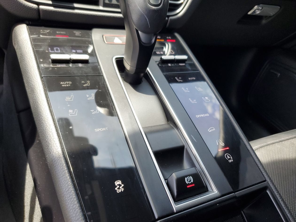 2025 Porsche Macan 4DR AWD