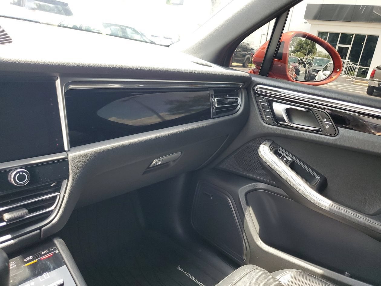 2025 Porsche Macan 4DR AWD