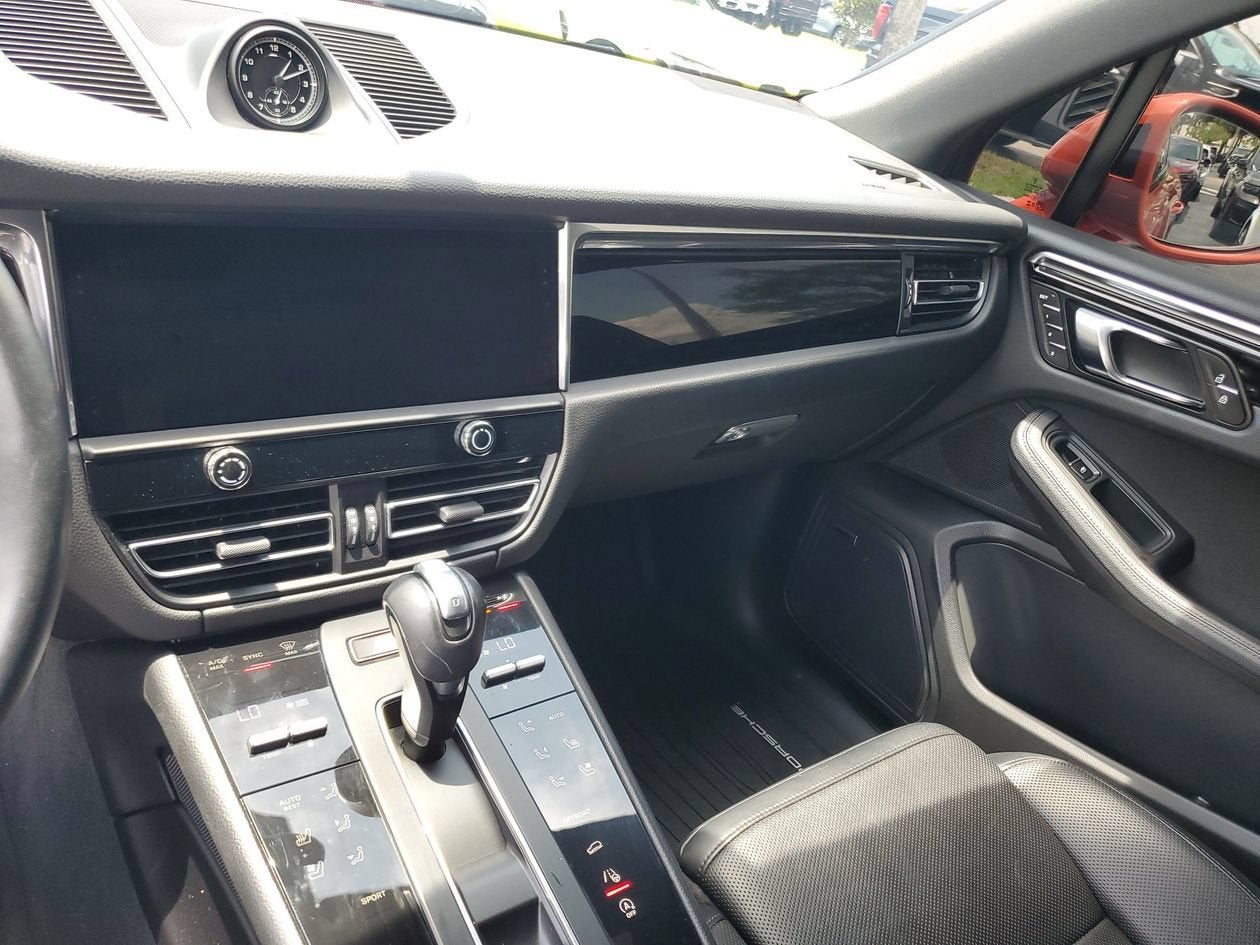 2025 Porsche Macan 4DR AWD