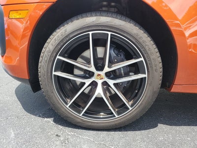 2025 Porsche Macan 4DR AWD