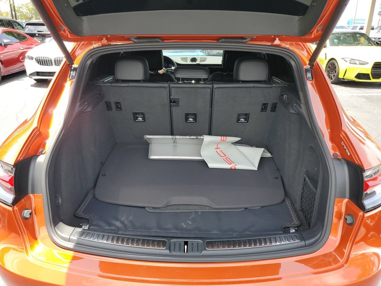 2025 Porsche Macan 4DR AWD