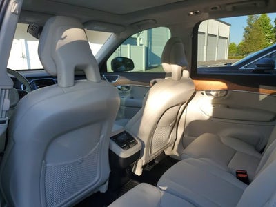 2021 Volvo XC90 Momentum