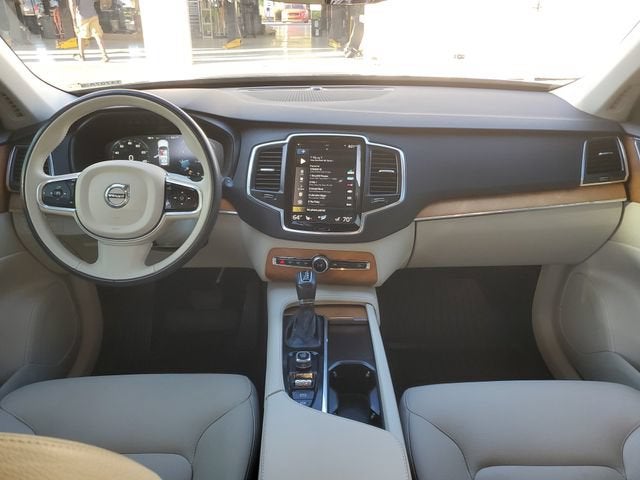 2021 Volvo XC90 Momentum