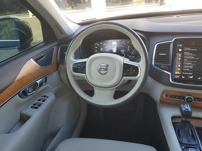 2021 Volvo XC90 Momentum