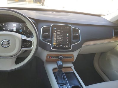 2021 Volvo XC90 Momentum