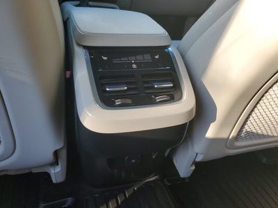 2021 Volvo XC90 Momentum