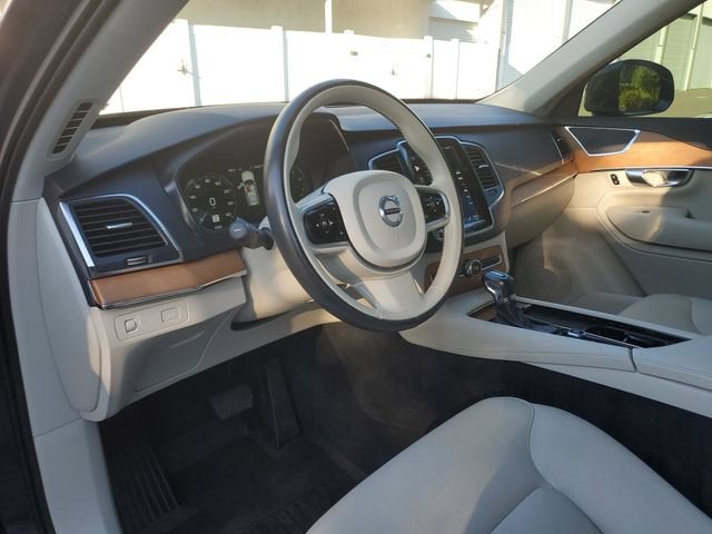 2021 Volvo XC90 Momentum