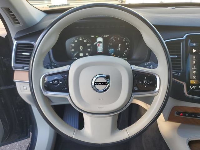 2021 Volvo XC90 Momentum