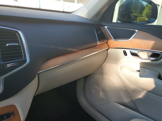 2021 Volvo XC90 Momentum