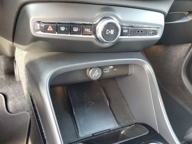 2026 Volvo XC40 Plus