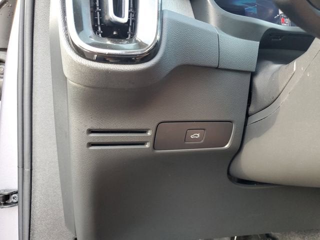 2026 Volvo XC40 Plus
