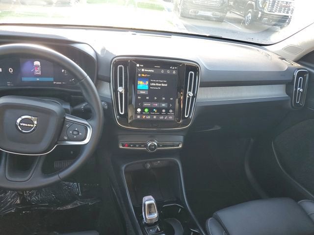 2026 Volvo XC40 Plus