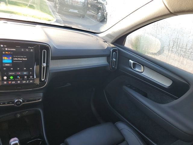 2026 Volvo XC40 Plus