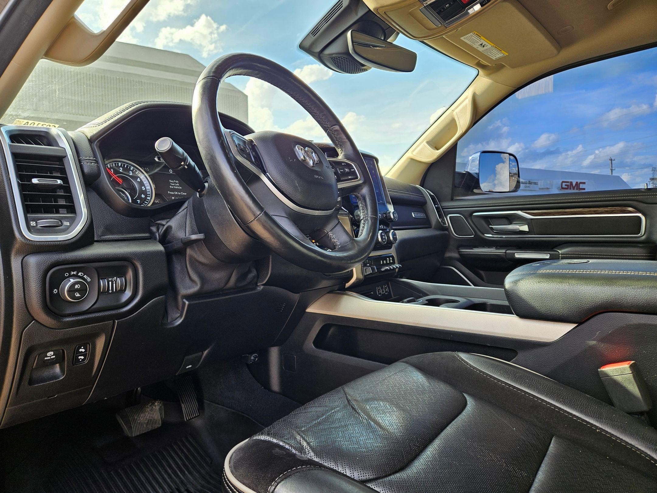 2019 RAM 1500 Laramie Crew Cab 4x2 5'7" Box