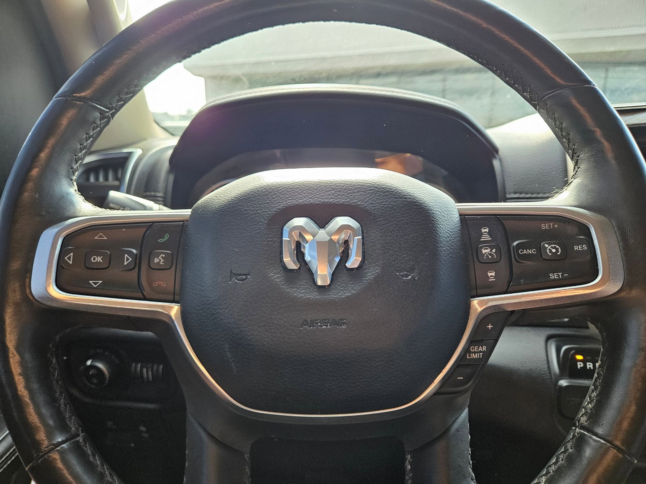 2019 RAM 1500 Laramie Crew Cab 4x2 5'7" Box