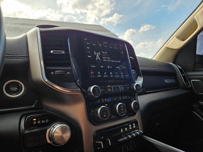 2019 RAM 1500 Laramie Crew Cab 4x2 5'7" Box