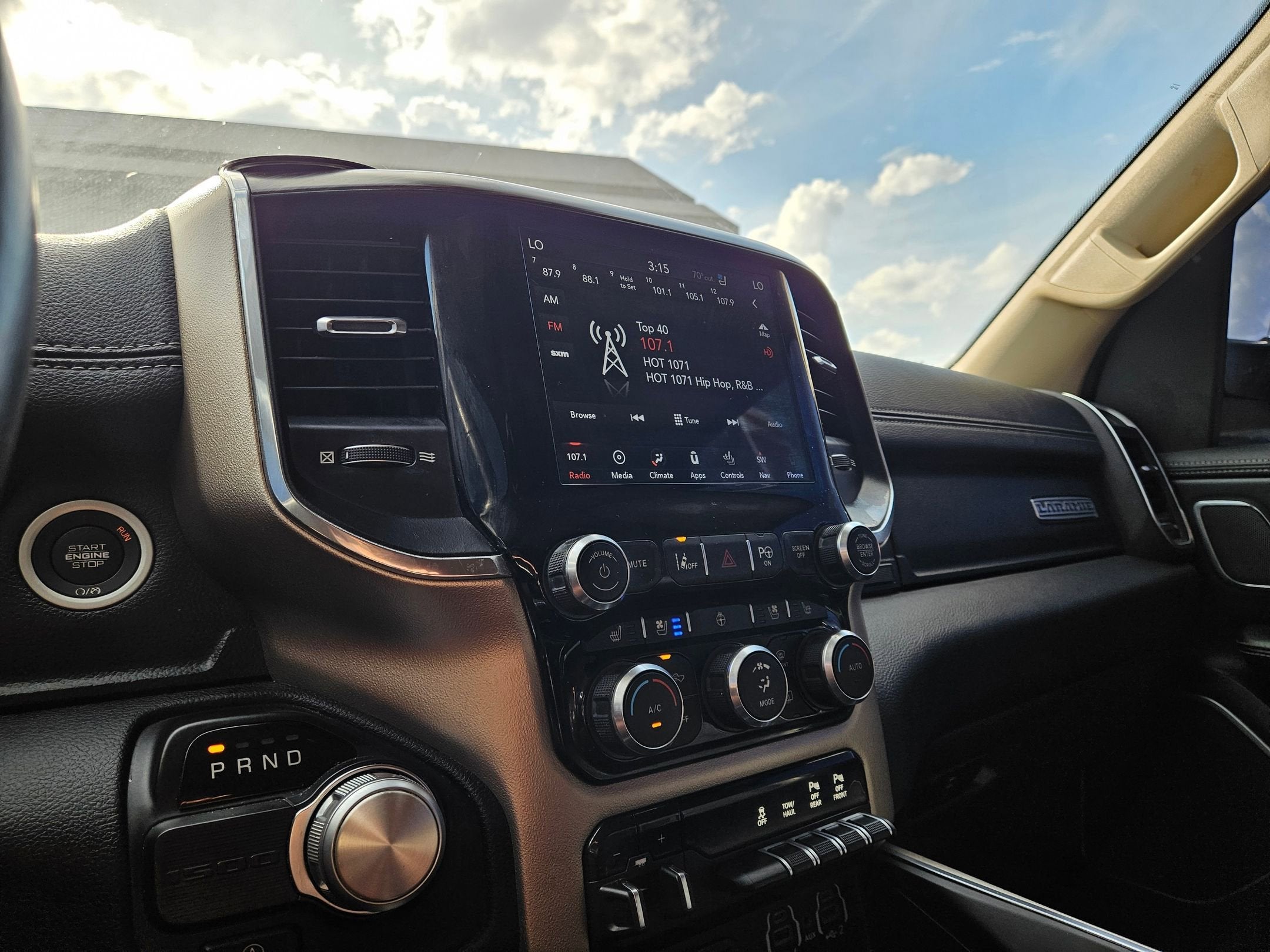 2019 RAM 1500 Laramie Crew Cab 4x2 5'7" Box