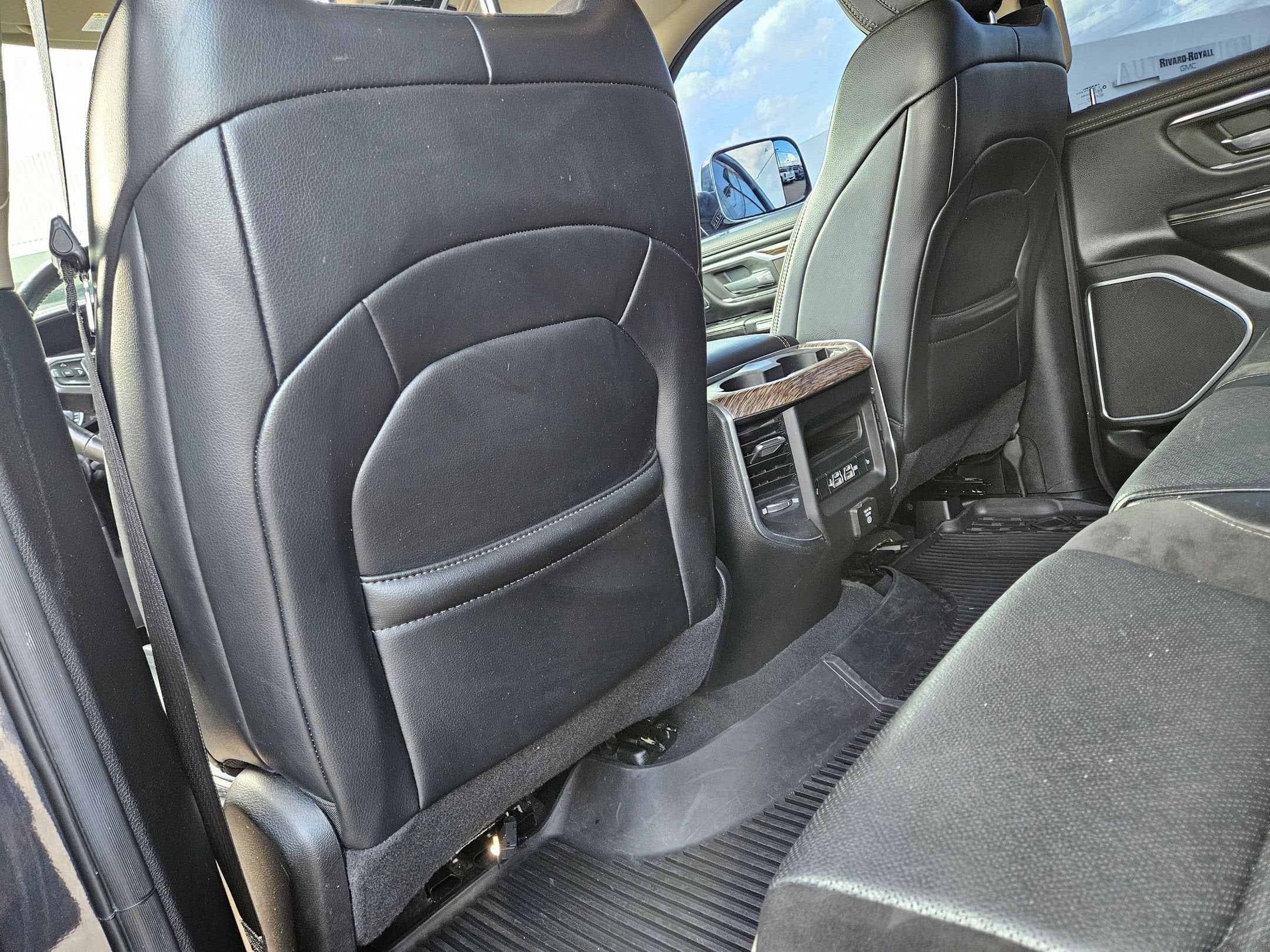 2019 RAM 1500 Laramie Crew Cab 4x2 5'7" Box