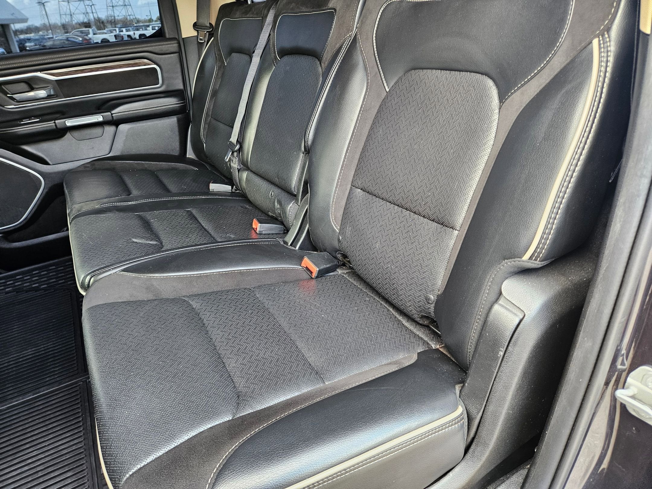 2019 RAM 1500 Laramie Crew Cab 4x2 5'7" Box