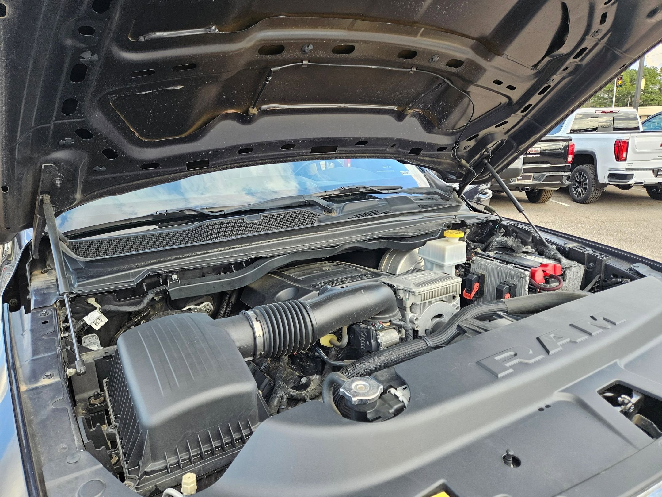 2019 RAM 1500 Laramie Crew Cab 4x2 5'7" Box