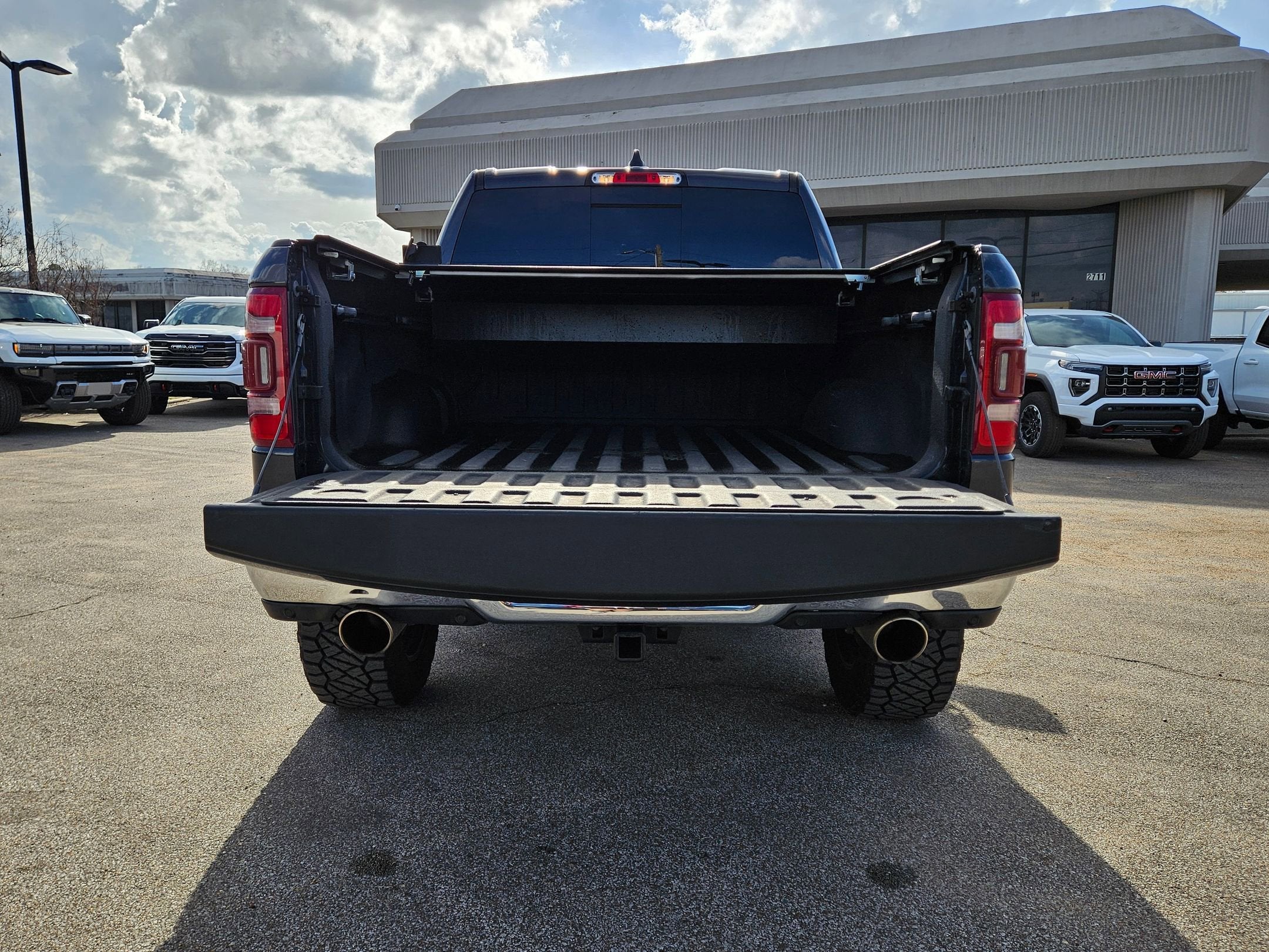 2019 RAM 1500 Laramie Crew Cab 4x2 5'7" Box