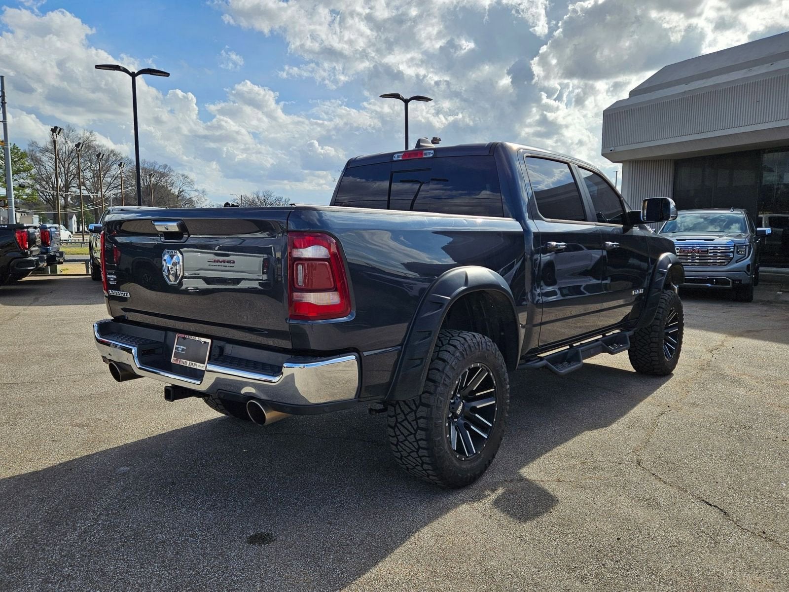 2019 RAM 1500 Laramie Crew Cab 4x2 5'7" Box