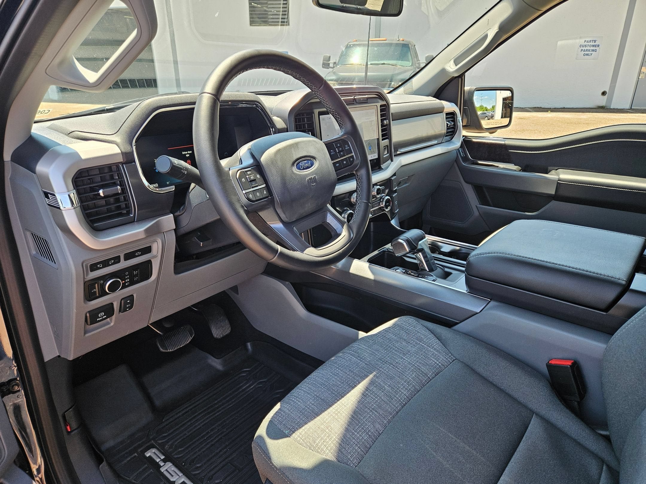 2023 Ford F-150 Lightning XLT