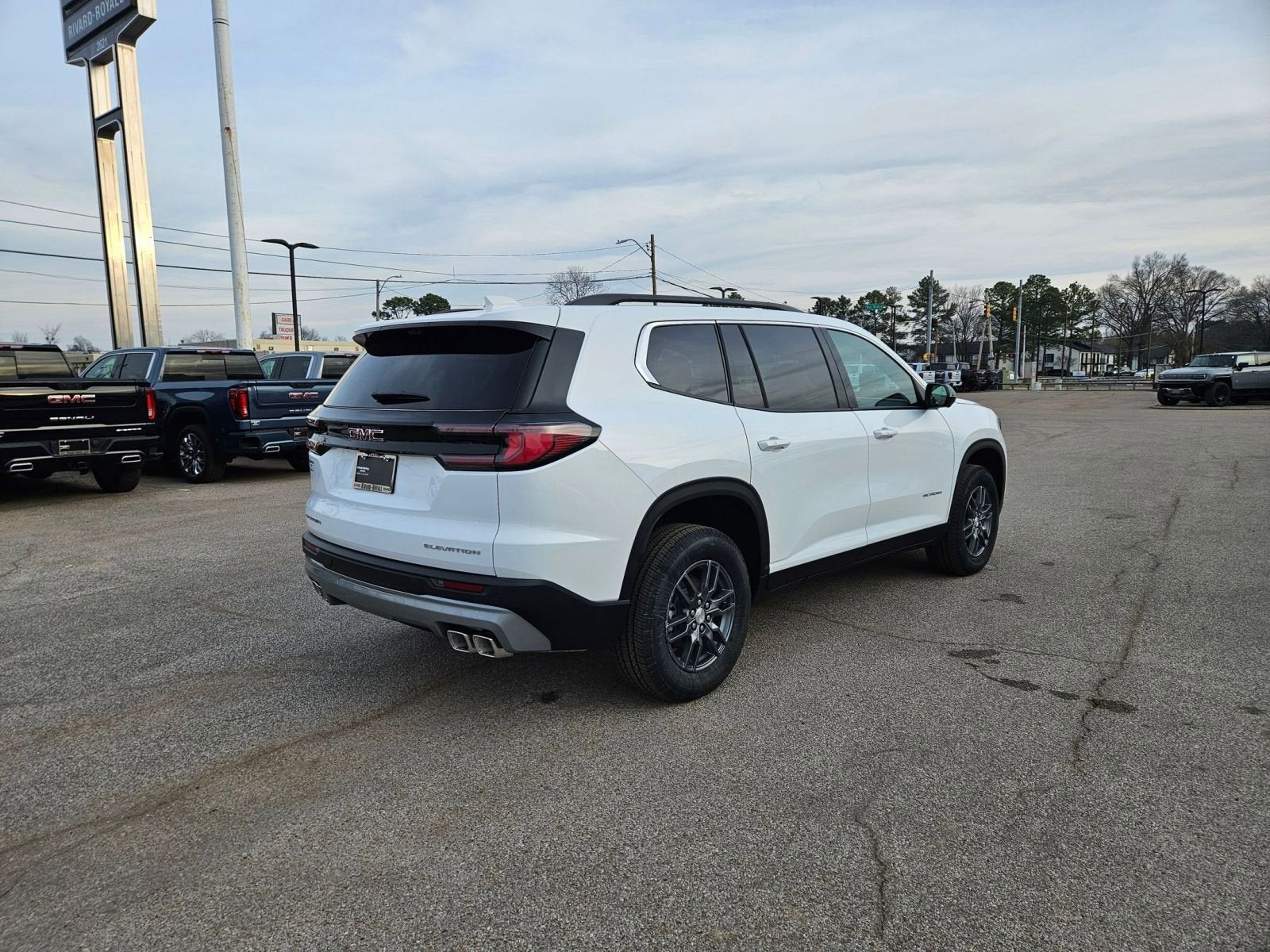 2026 GMC Acadia Elevation