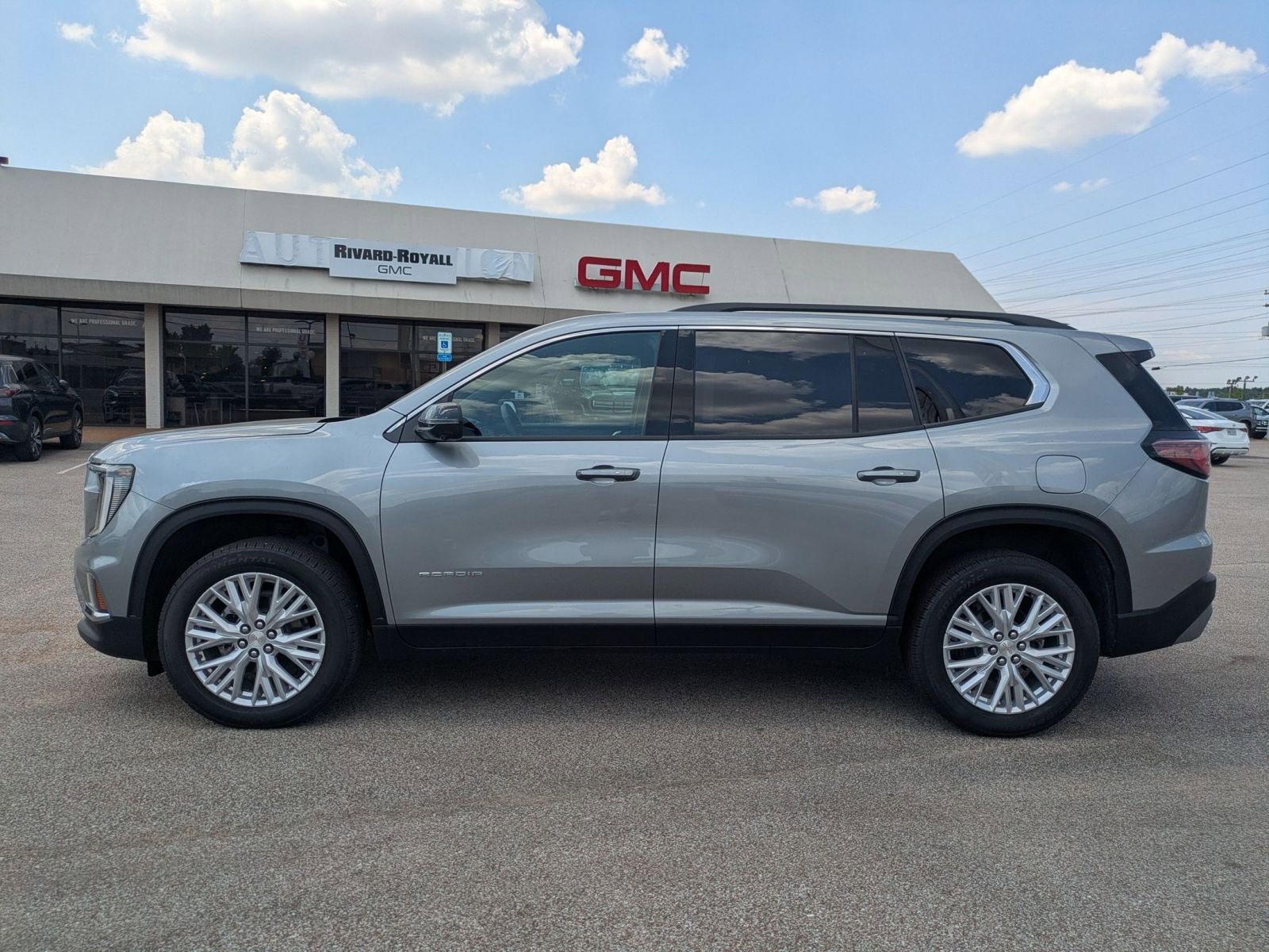 2025 GMC Acadia Elevation