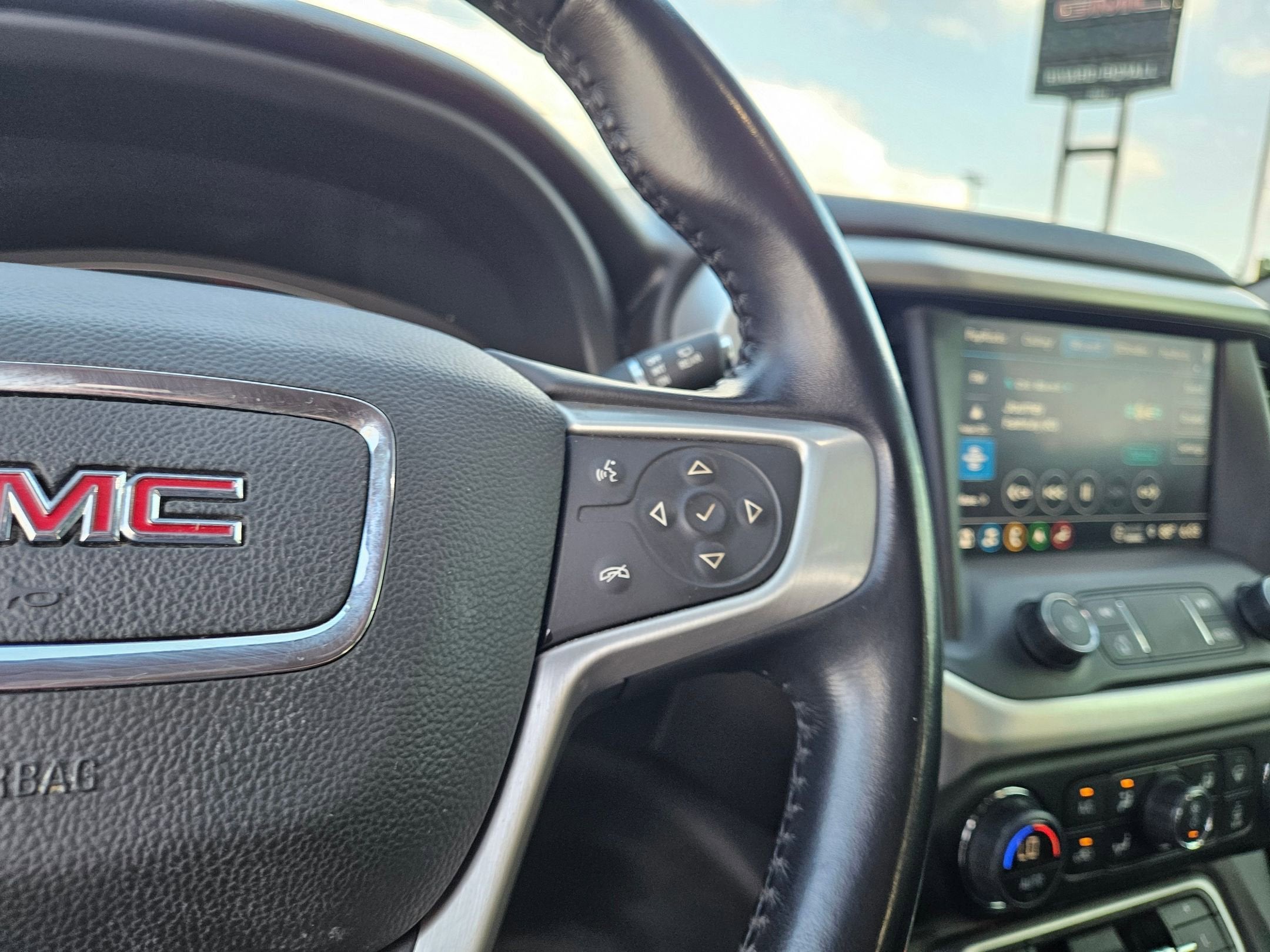 2021 GMC Acadia SLT