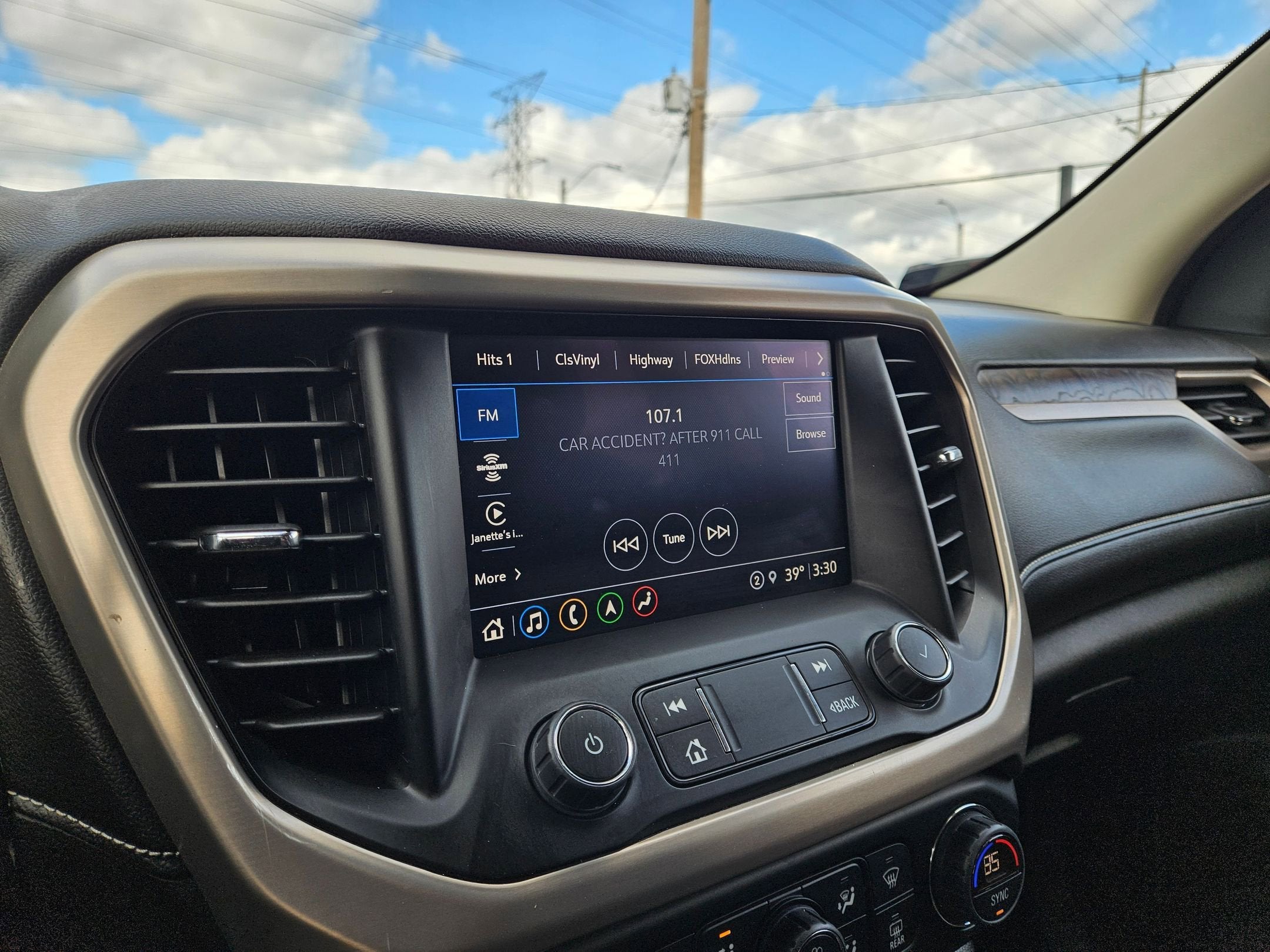 2023 GMC Acadia Denali