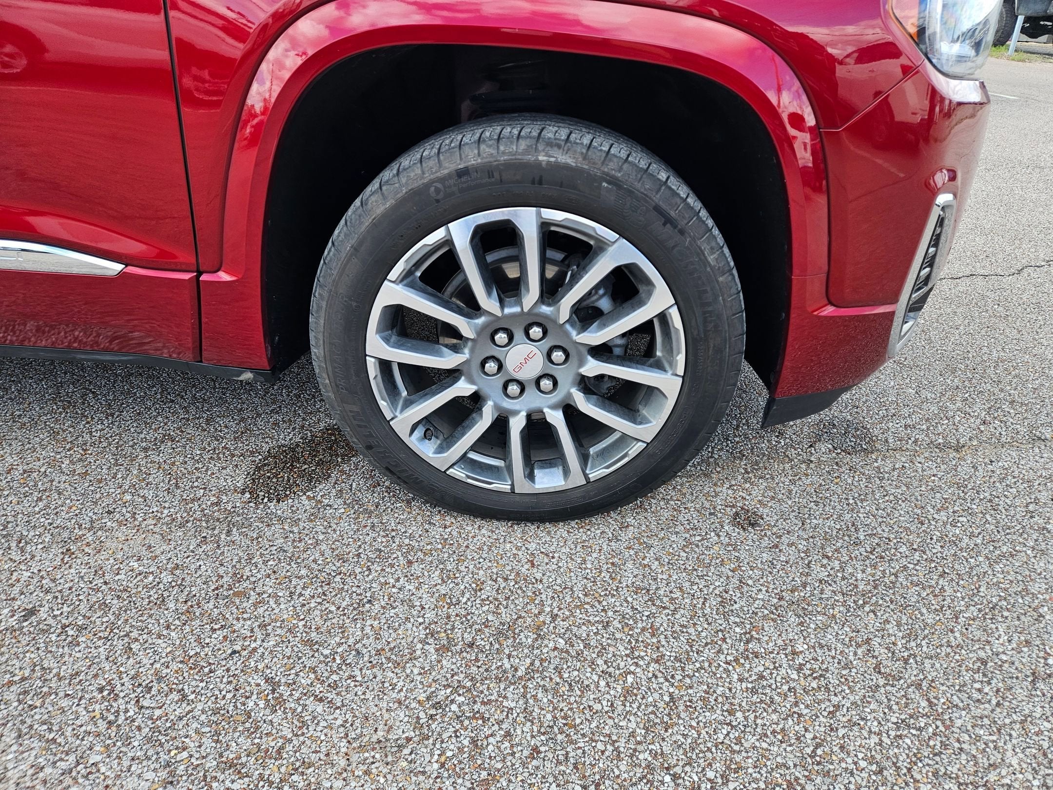 2023 GMC Acadia Denali