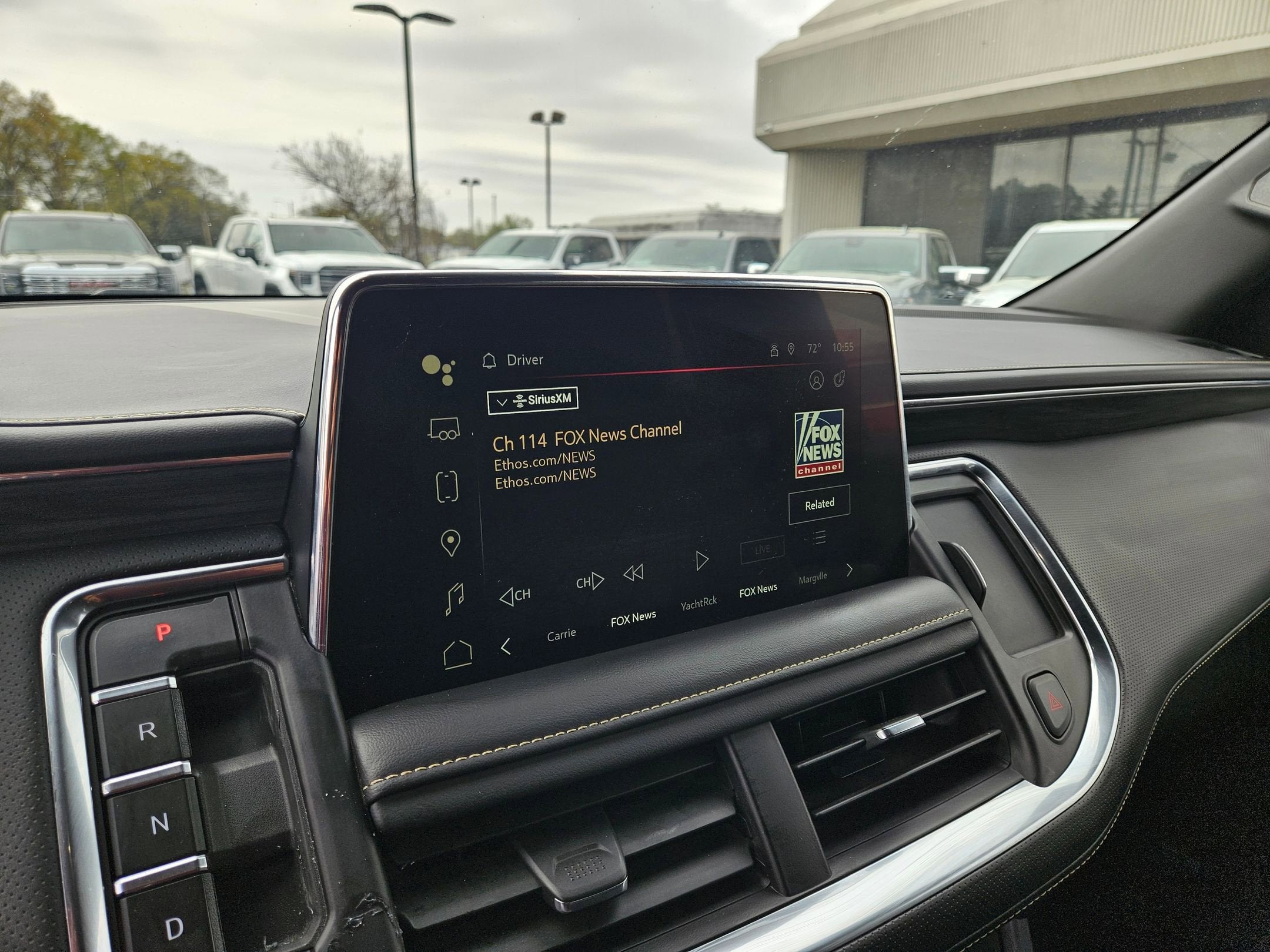 2024 GMC Yukon SLT