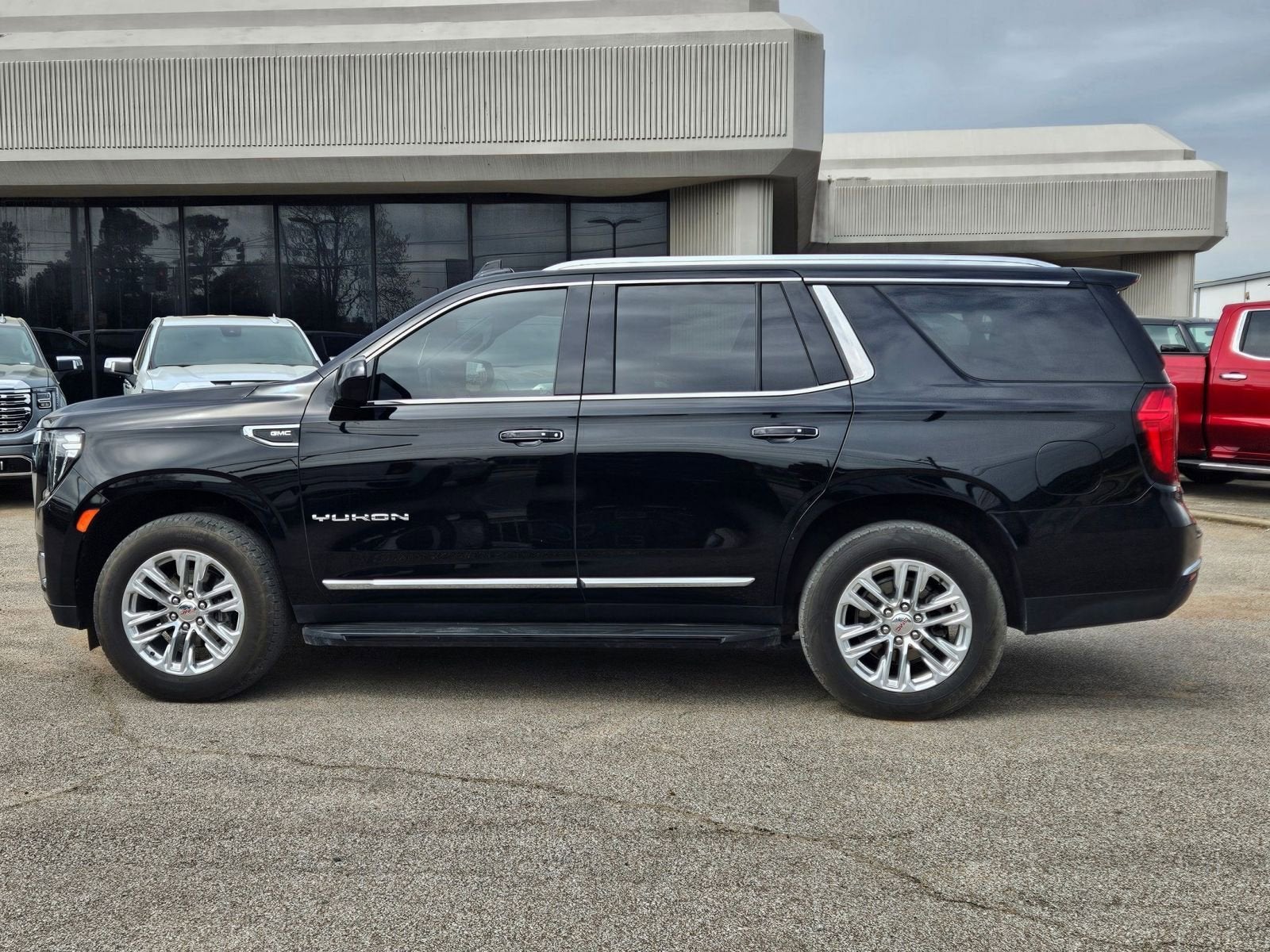 2024 GMC Yukon SLT