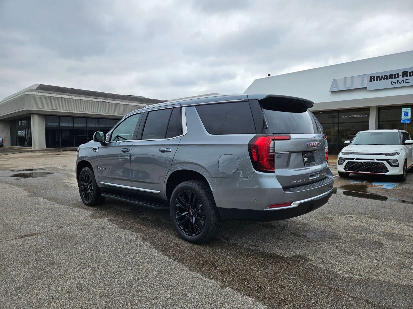 2026 GMC Yukon Elevation