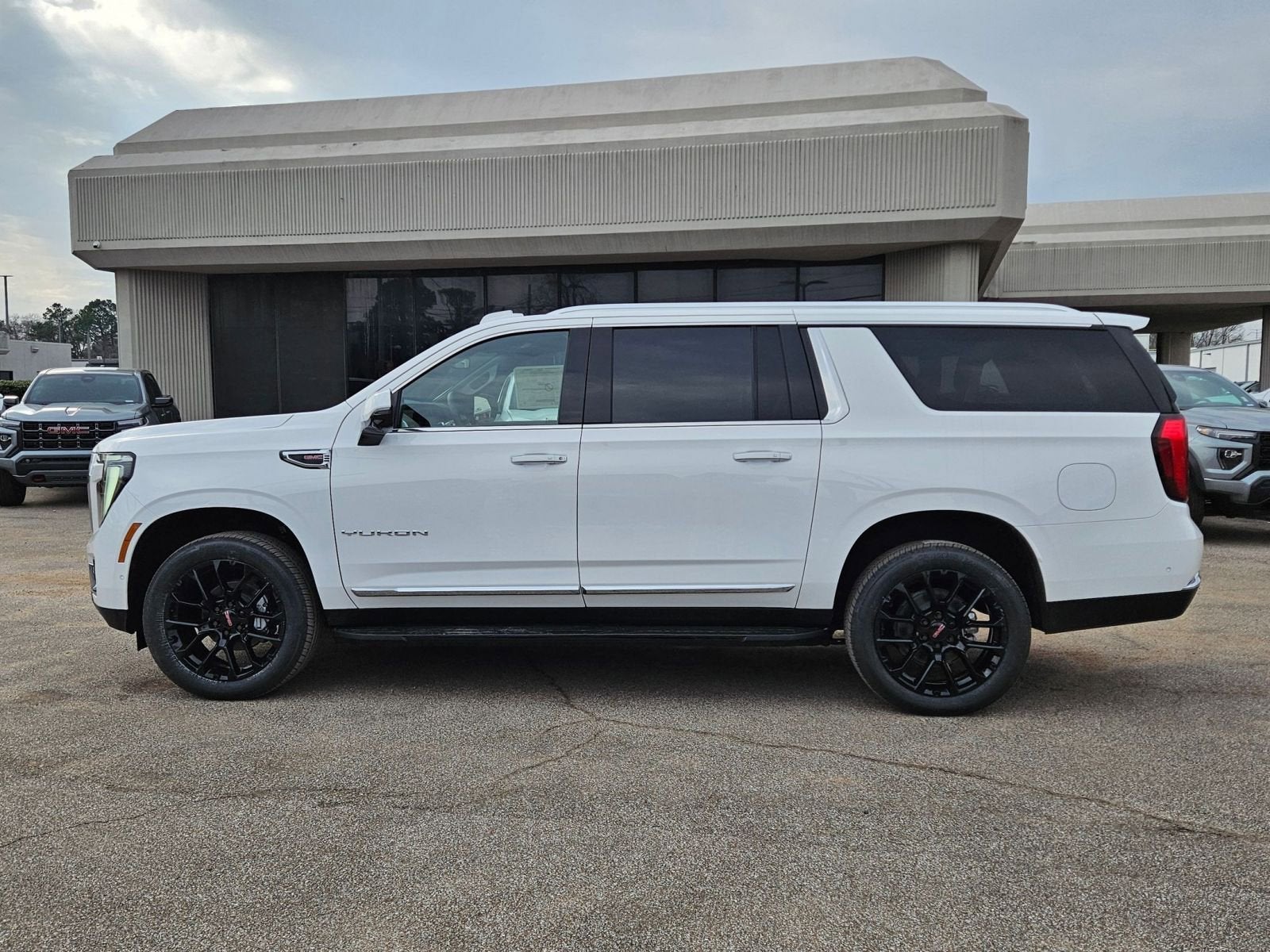 2026 GMC Yukon XL Elevation