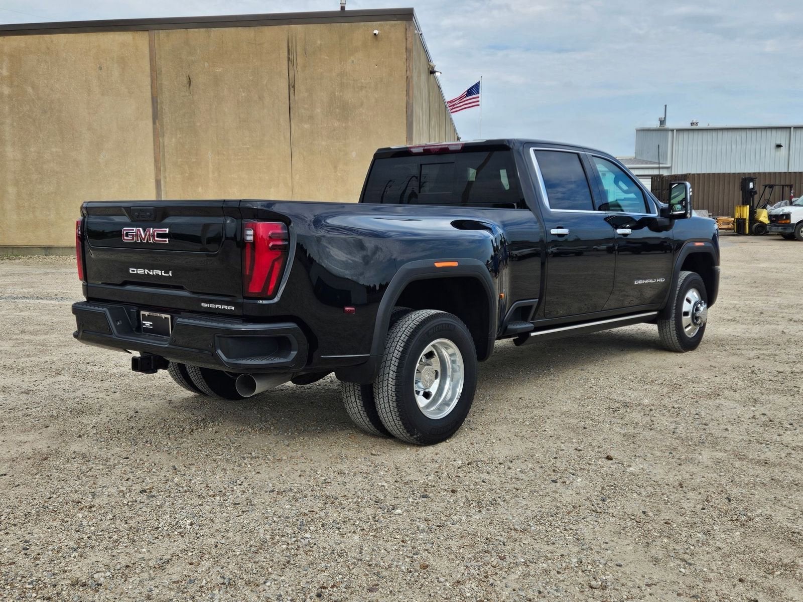 2026 GMC Sierra 3500 HD Denali DRW