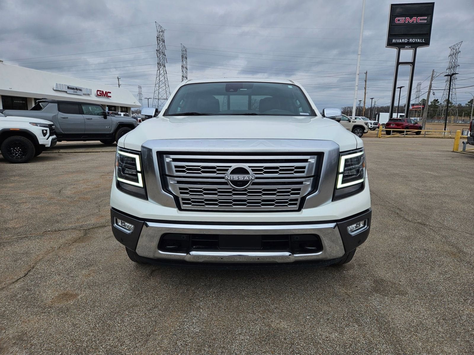 2023 Nissan TITAN Crew Cab Platinum Reserve 4x4
