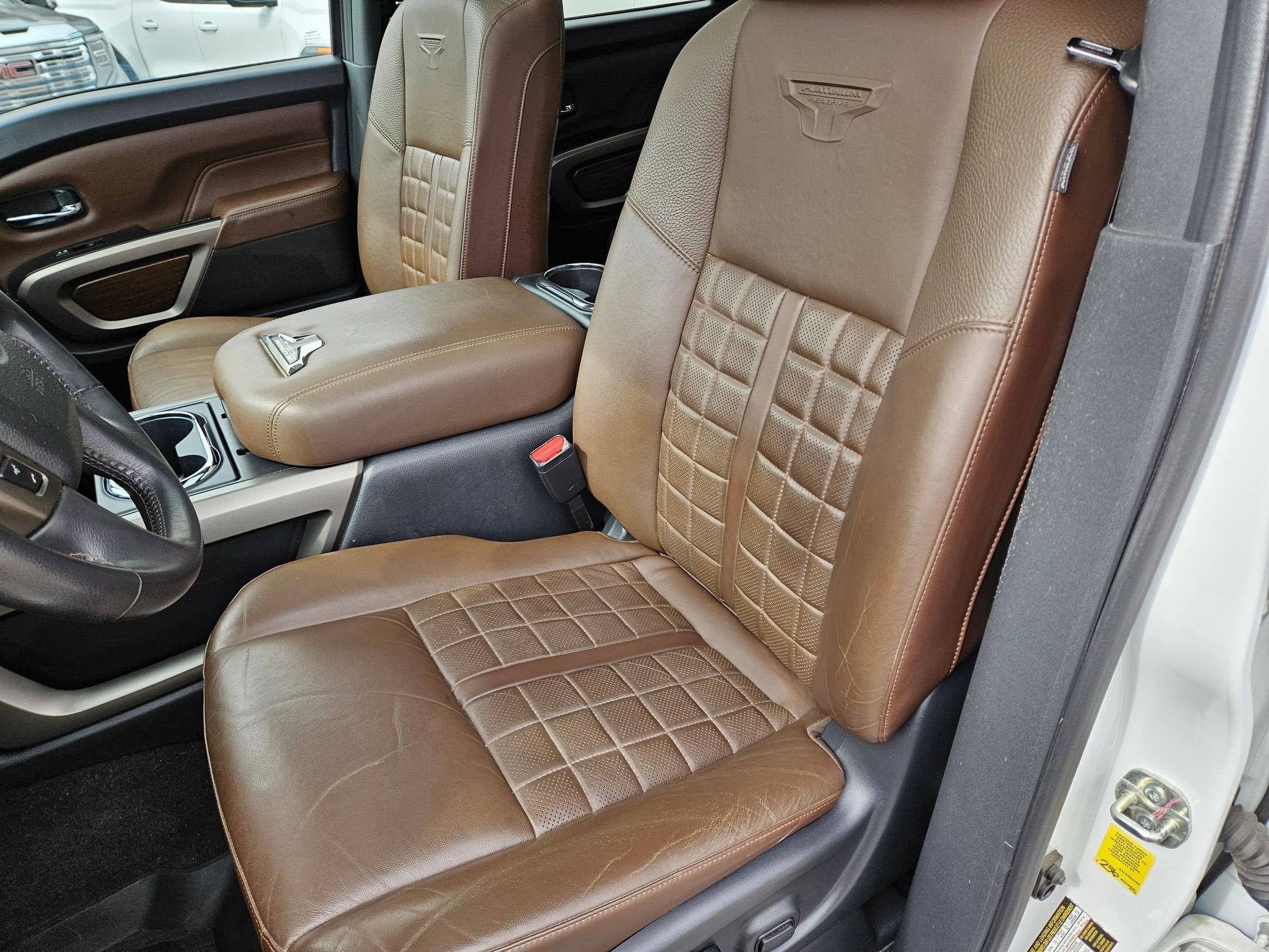 2023 Nissan TITAN Crew Cab Platinum Reserve 4x4