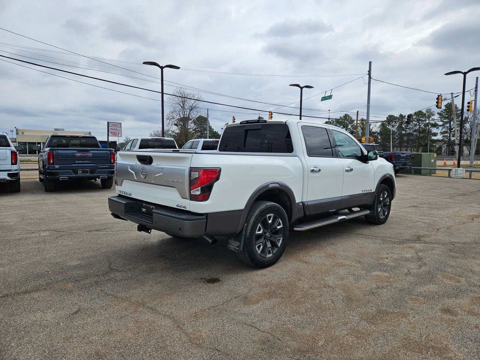2023 Nissan TITAN Crew Cab Platinum Reserve 4x4