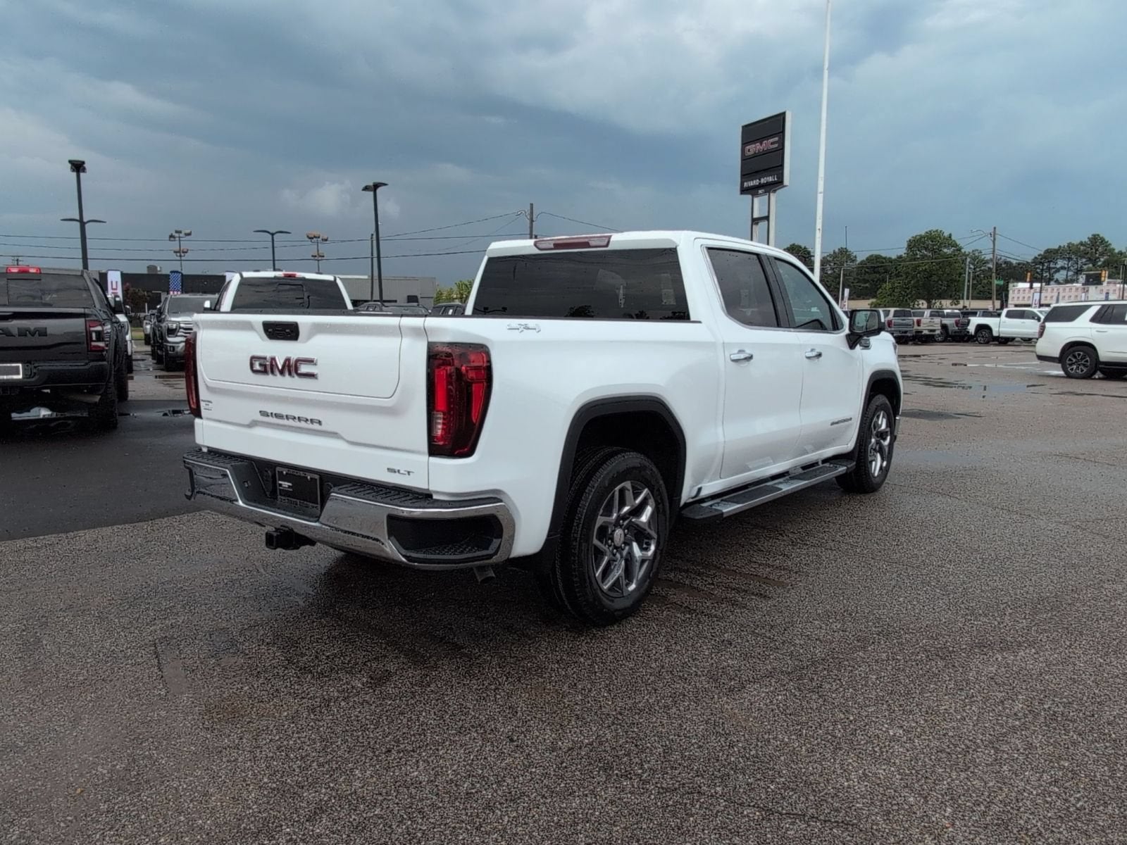 2026 GMC Sierra 1500 SLT
