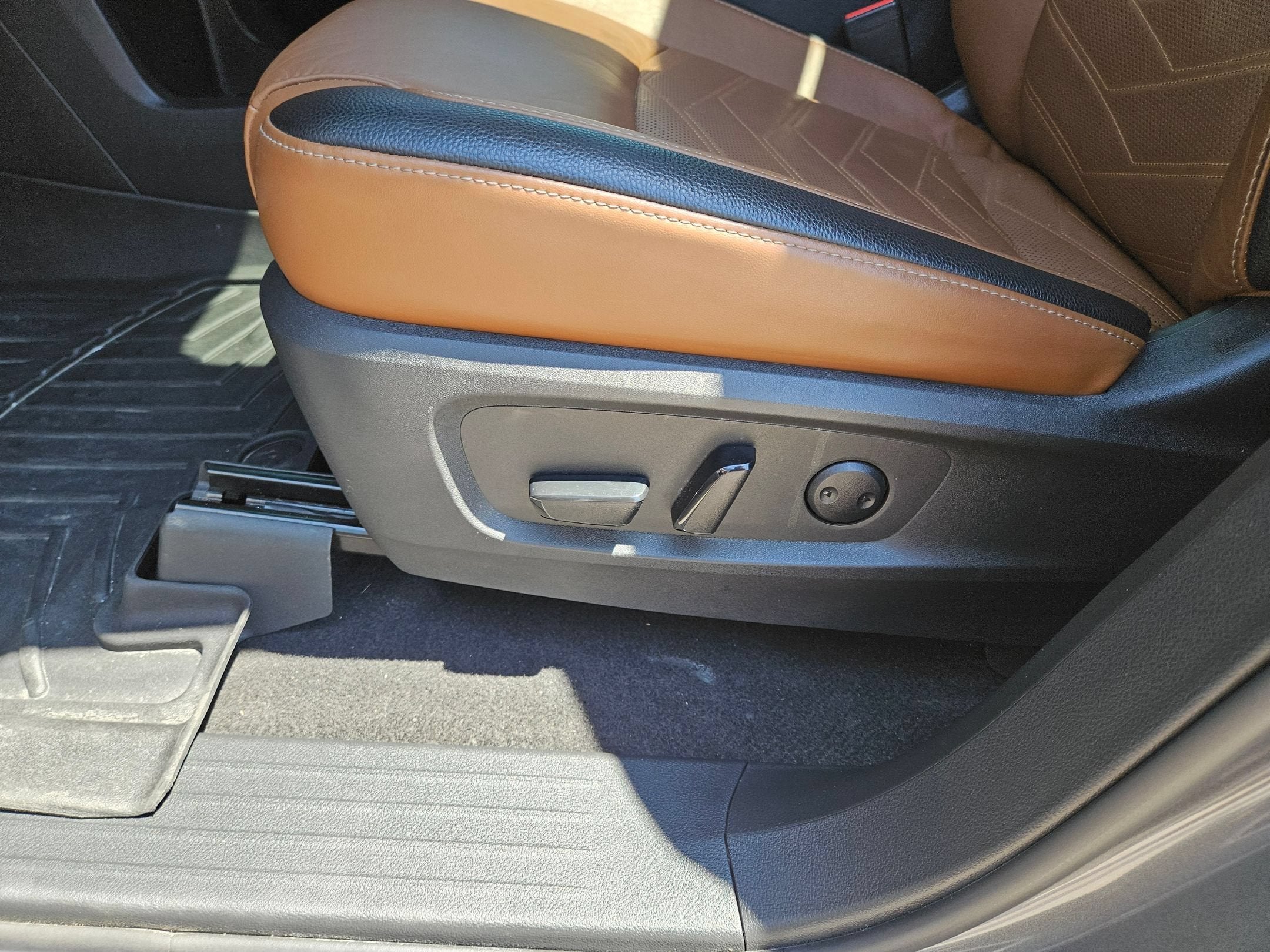 2022 Nissan Pathfinder Platinum 4WD