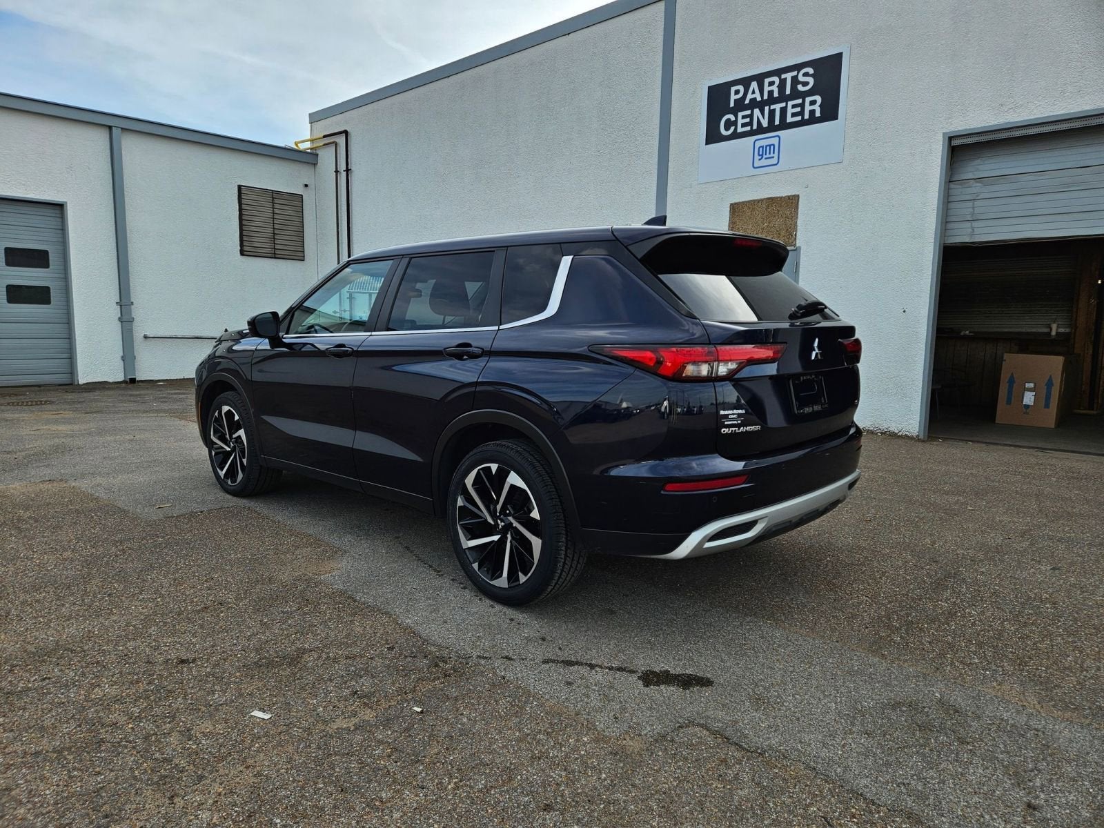2024 Mitsubishi Outlander SE