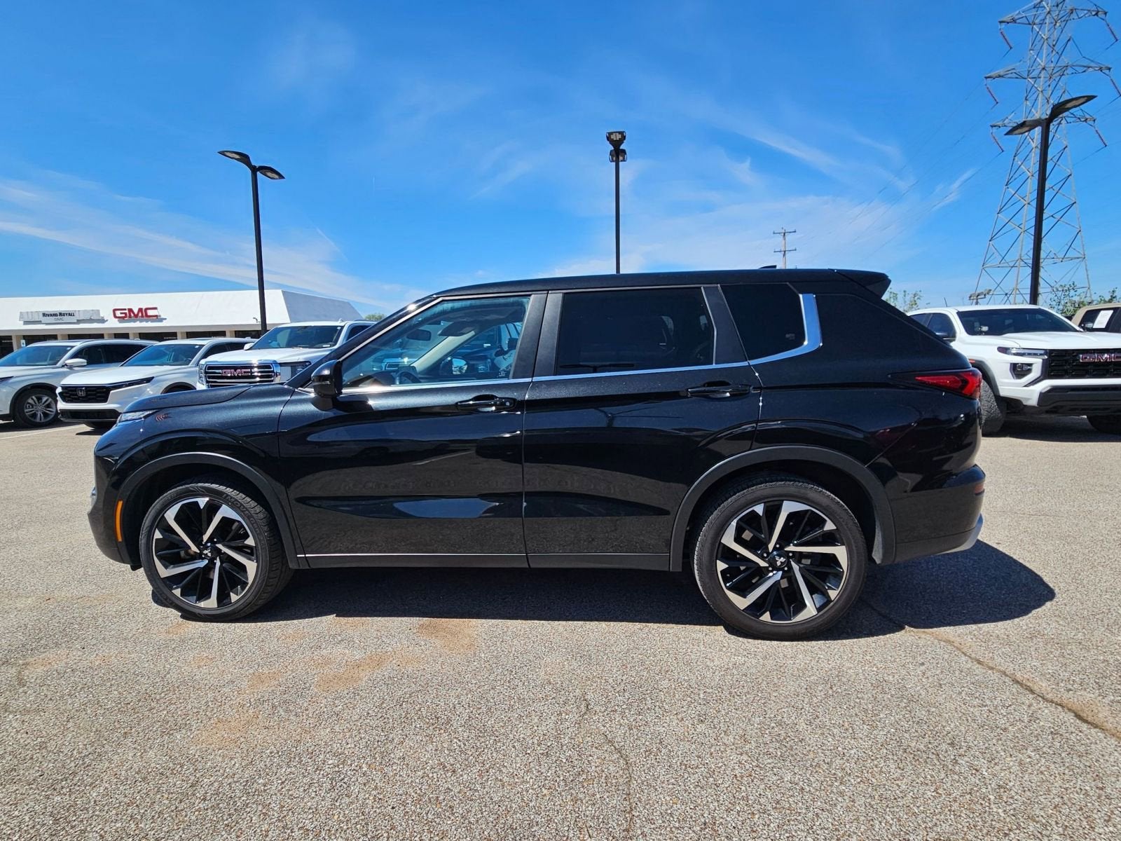 2024 Mitsubishi Outlander SE