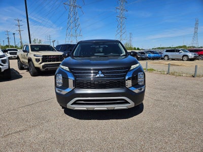 2024 Mitsubishi Outlander SE