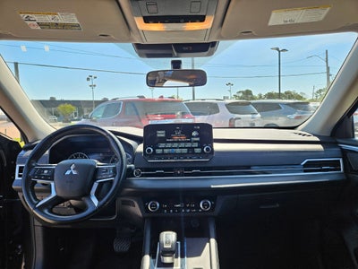 2024 Mitsubishi Outlander SE
